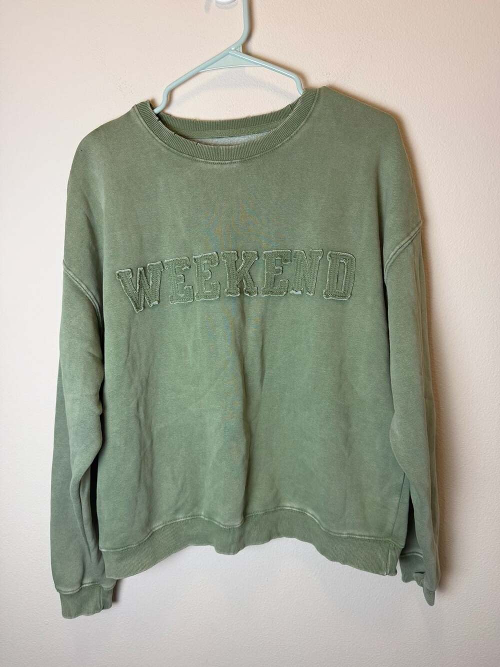 Lazy Sunday Weekend Sweatshirt Size M Green Applique Pullover
